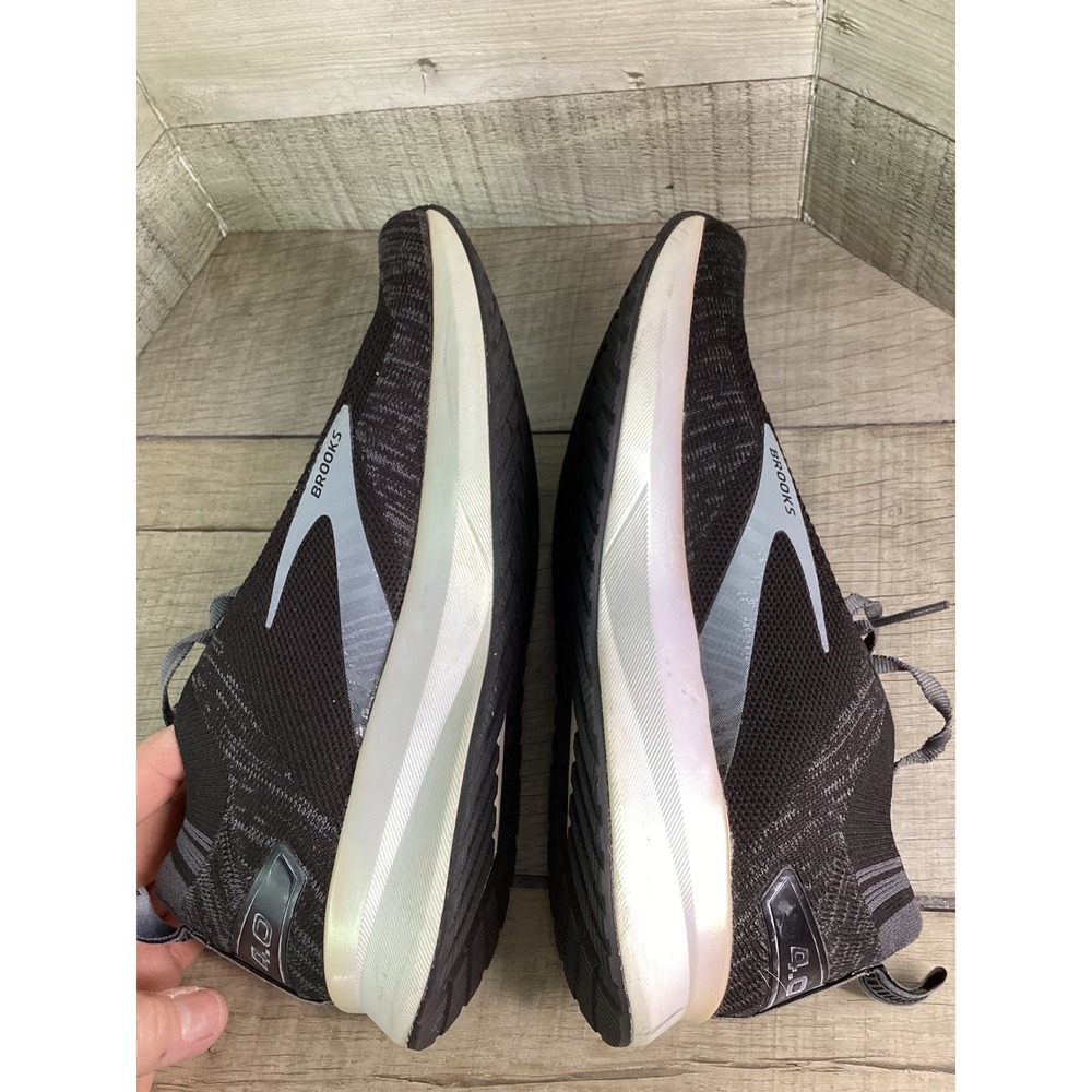 Brooks Levitate 4.0 Womens Running Shoes Black Grey Sneakers 1203351B012 Size 9 - Picture 6 of 8